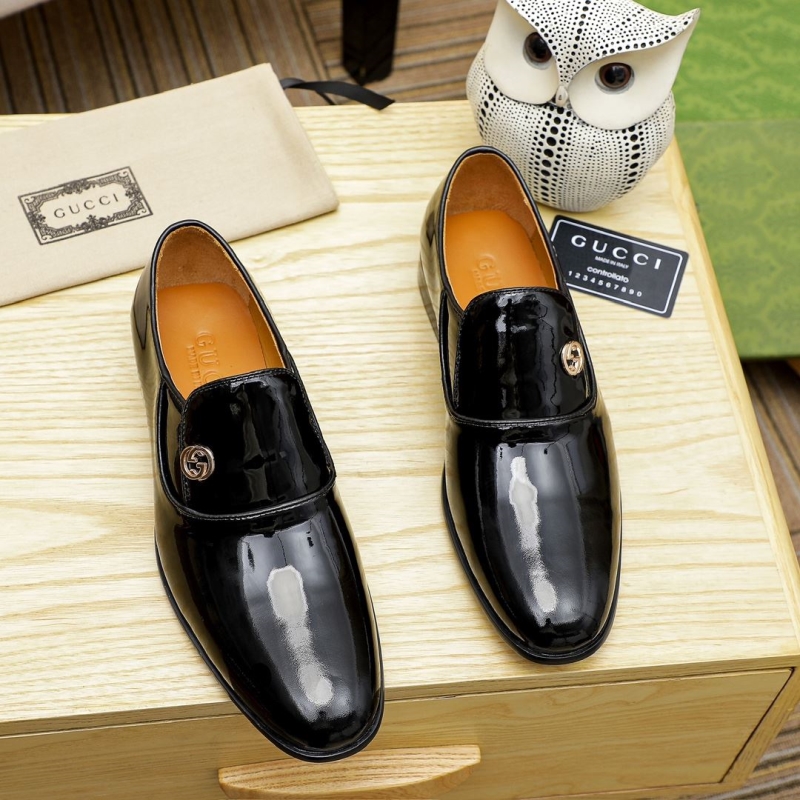 G*u*i leather shoes